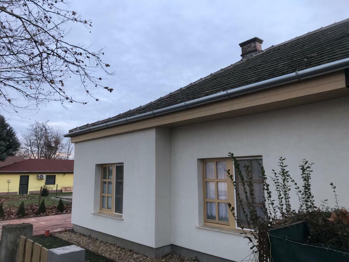 Neptun Apartman Domsod Buitenkant foto